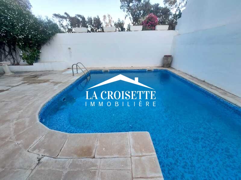 Villa S+4 avec piscine à Gammarth